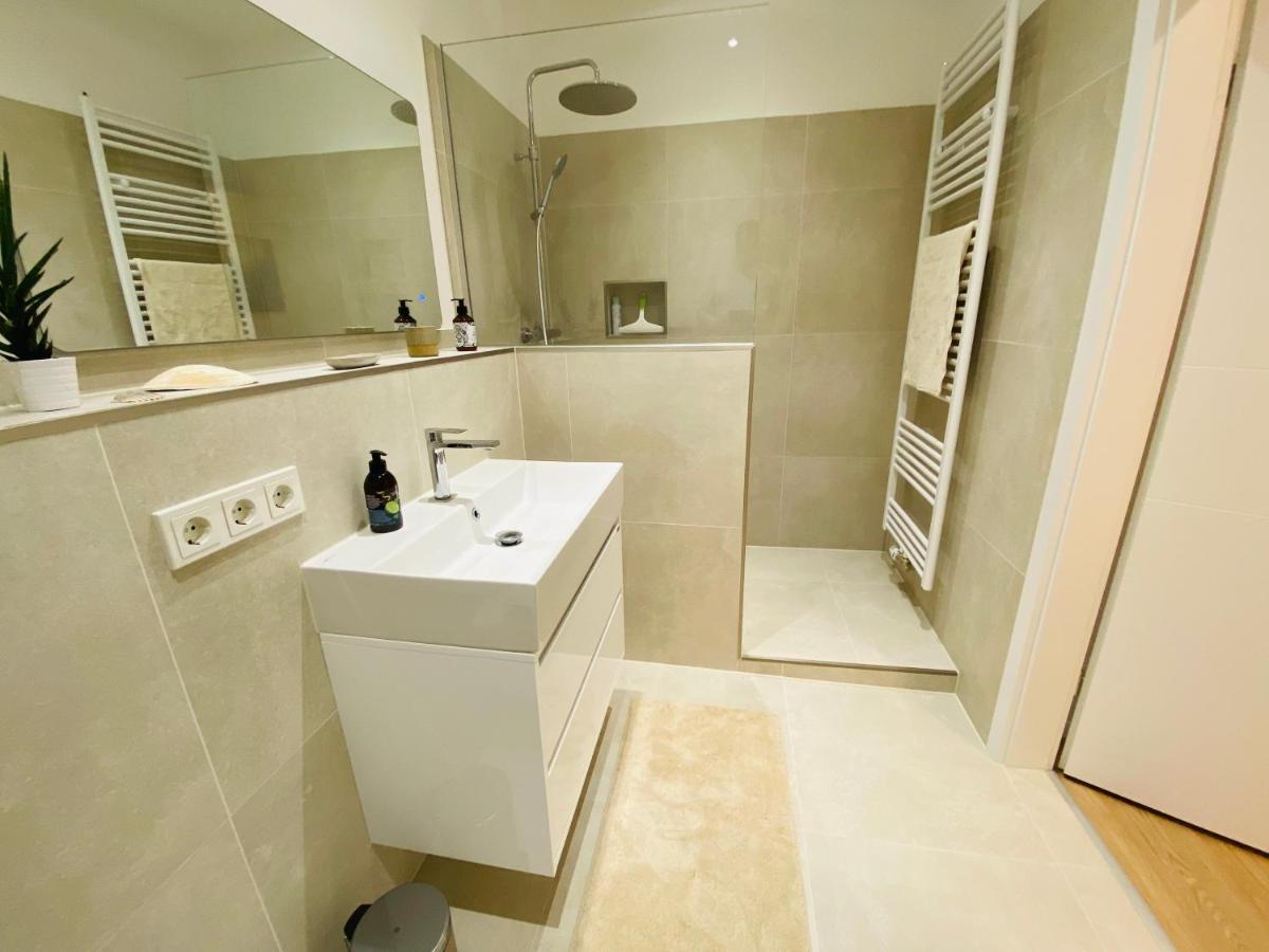 Raum2Go - No1 Modernes Ruhiges 2-Schlafzimmer Apartment City & Park Висбаден Екстериор снимка