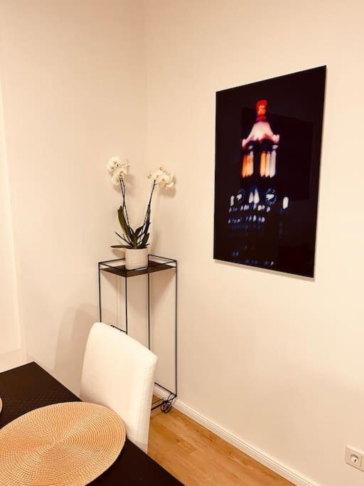 Raum2Go - No1 Modernes Ruhiges 2-Schlafzimmer Apartment City & Park Висбаден Екстериор снимка
